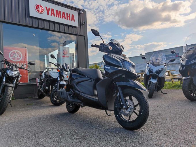 YAMAHA RayZR 125 4