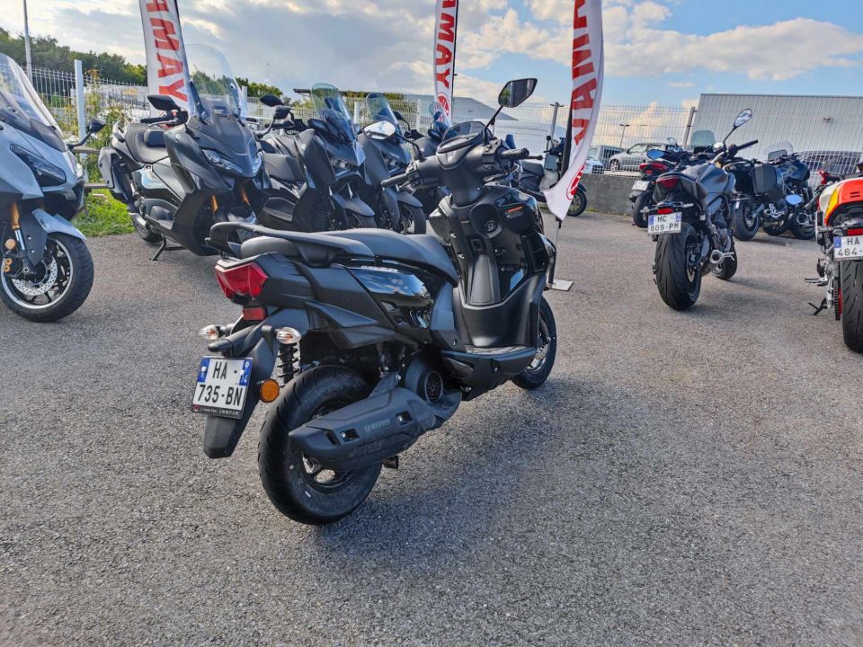YAMAHA RayZR 125 4