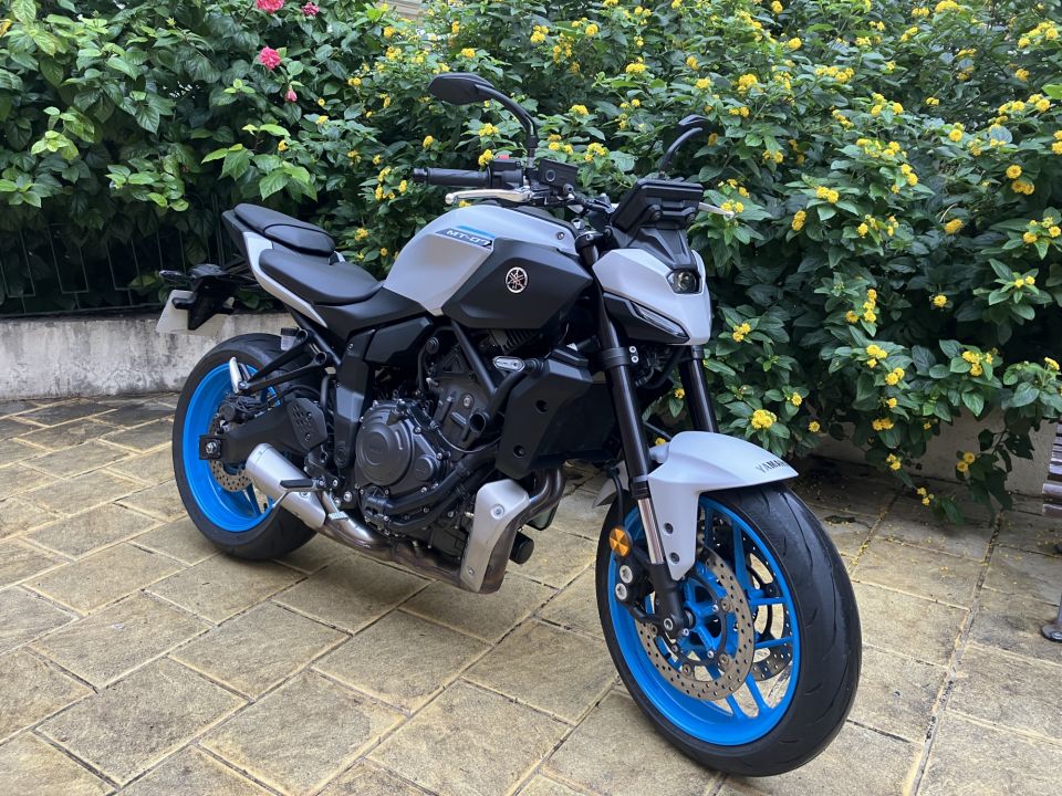 YAMAHA MT-07 4