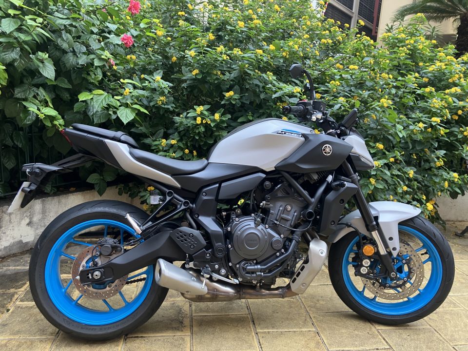 YAMAHA MT-07 4
