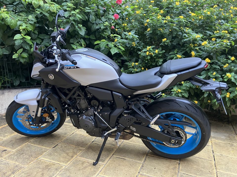 YAMAHA MT-07 4