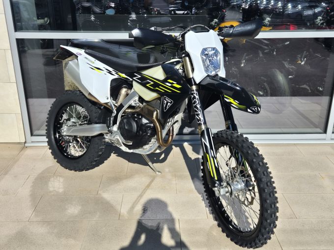 TRIUMPH TF 250-E 4