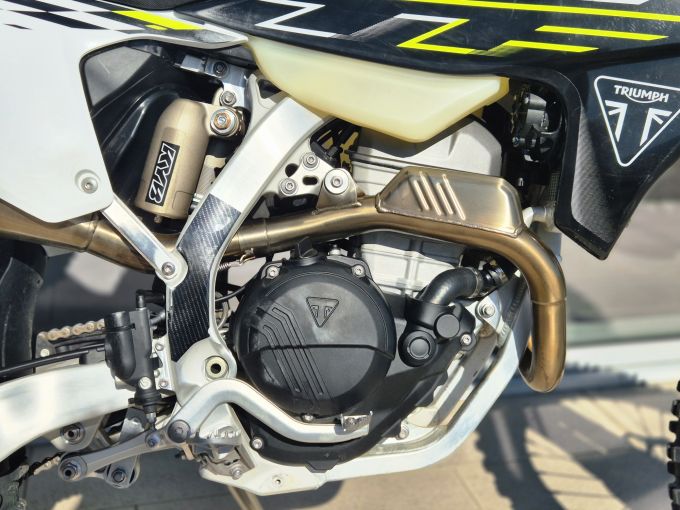 TRIUMPH TF 250-E 4