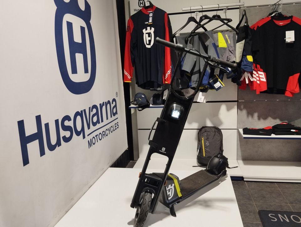 HUSQVARNA HUSQVARNA TROTTINETTE SKUTTA 4