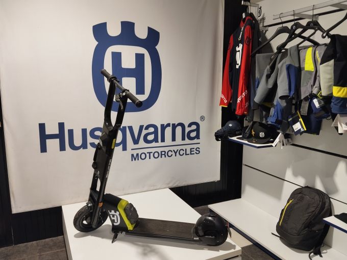 HUSQVARNA HUSQVARNA TROTTINETTE SKUTTA 4