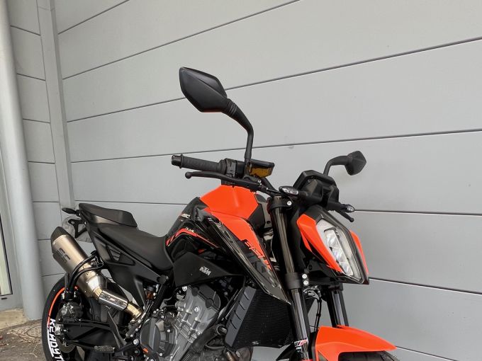 KTM 890 DUKE 4