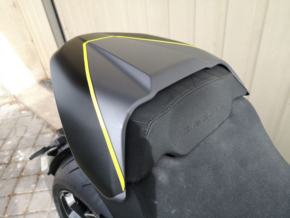 DUCATI DIAVEL V4 4
