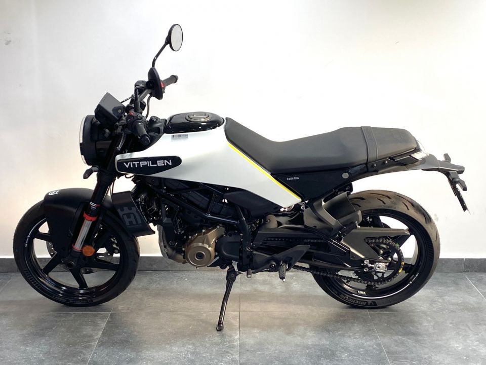 HUSQVARNA 125 VITPILEN 4