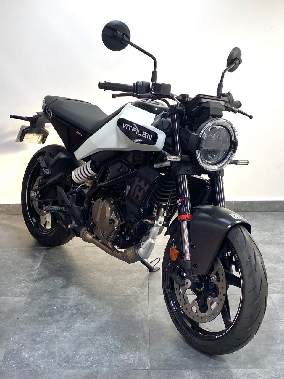 HUSQVARNA 125 VITPILEN 4