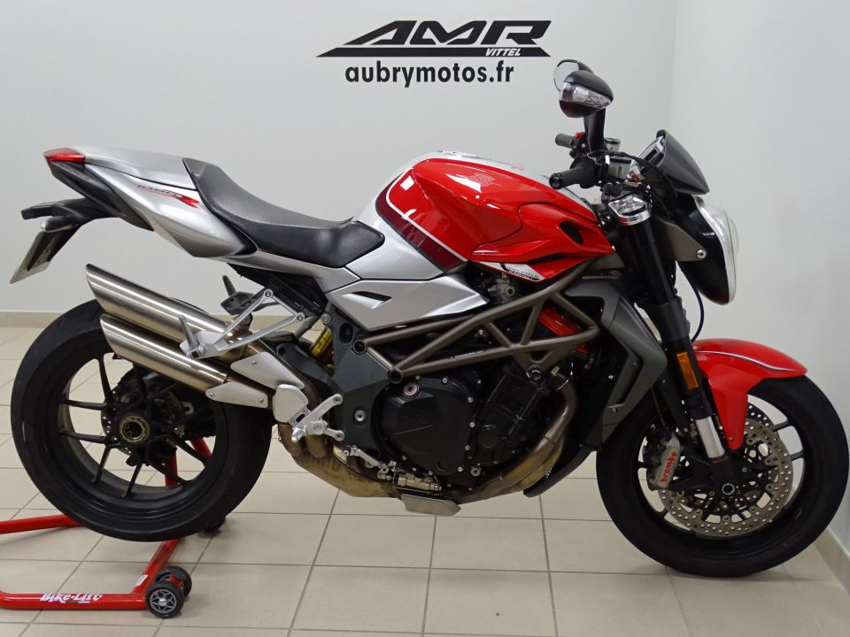 MV AGUSTA BRUTALE 1090 R 4