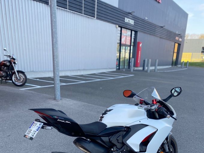 DUCATI PANIGALE V2 4