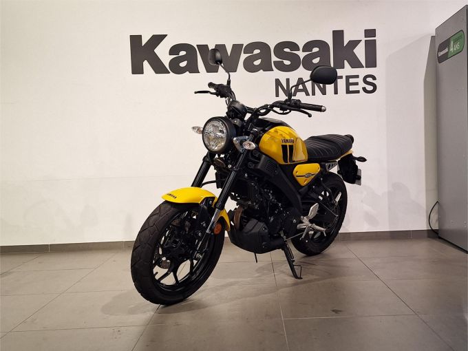 YAMAHA XSR 125 4
