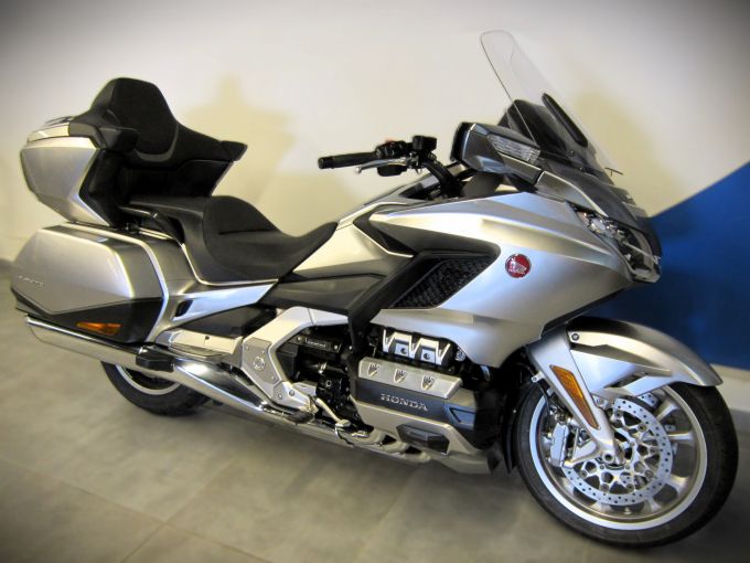 HONDA GL 1800 GOLDWING DCT 4