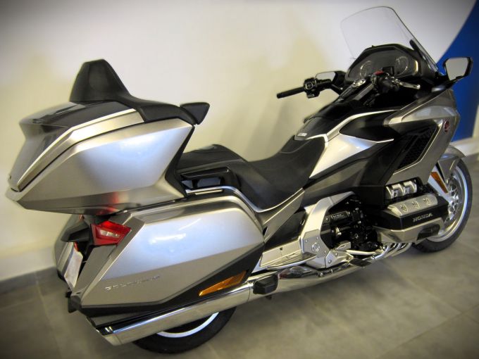 HONDA GL 1800 GOLDWING DCT 4