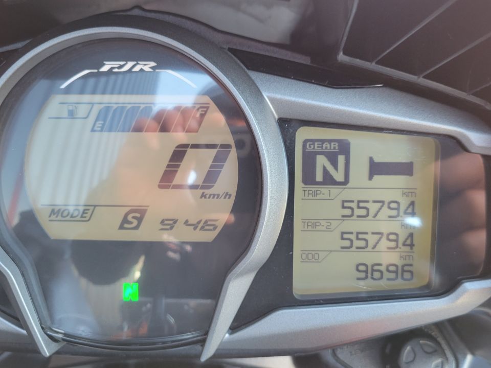 YAMAHA FJR 1300A 4