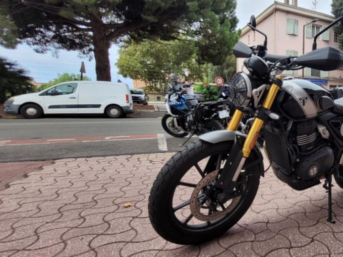 TRIUMPH Scrambler 400 X 4