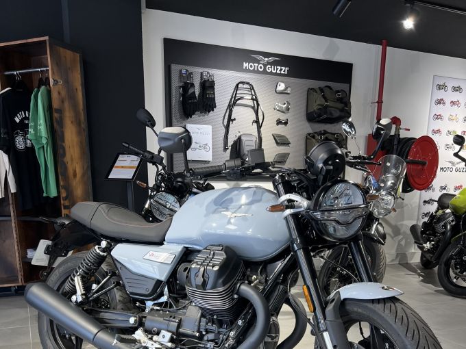 MOTO GUZZI V7 SPORT 4