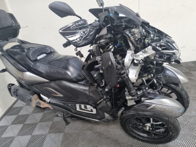 YAMAHA TRICITY 300 4