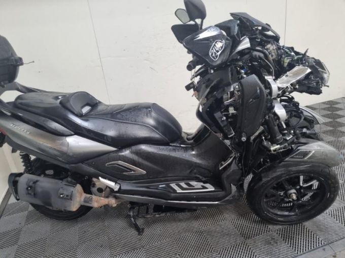 YAMAHA TRICITY 300 4