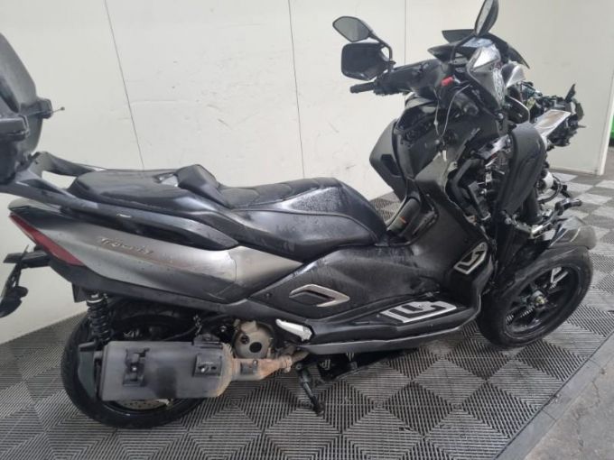 YAMAHA TRICITY 300 4