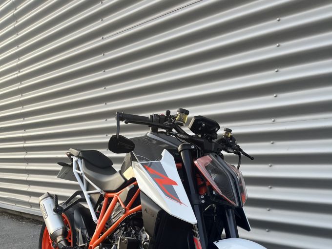 KTM 1290 SUPER DUKE R 4