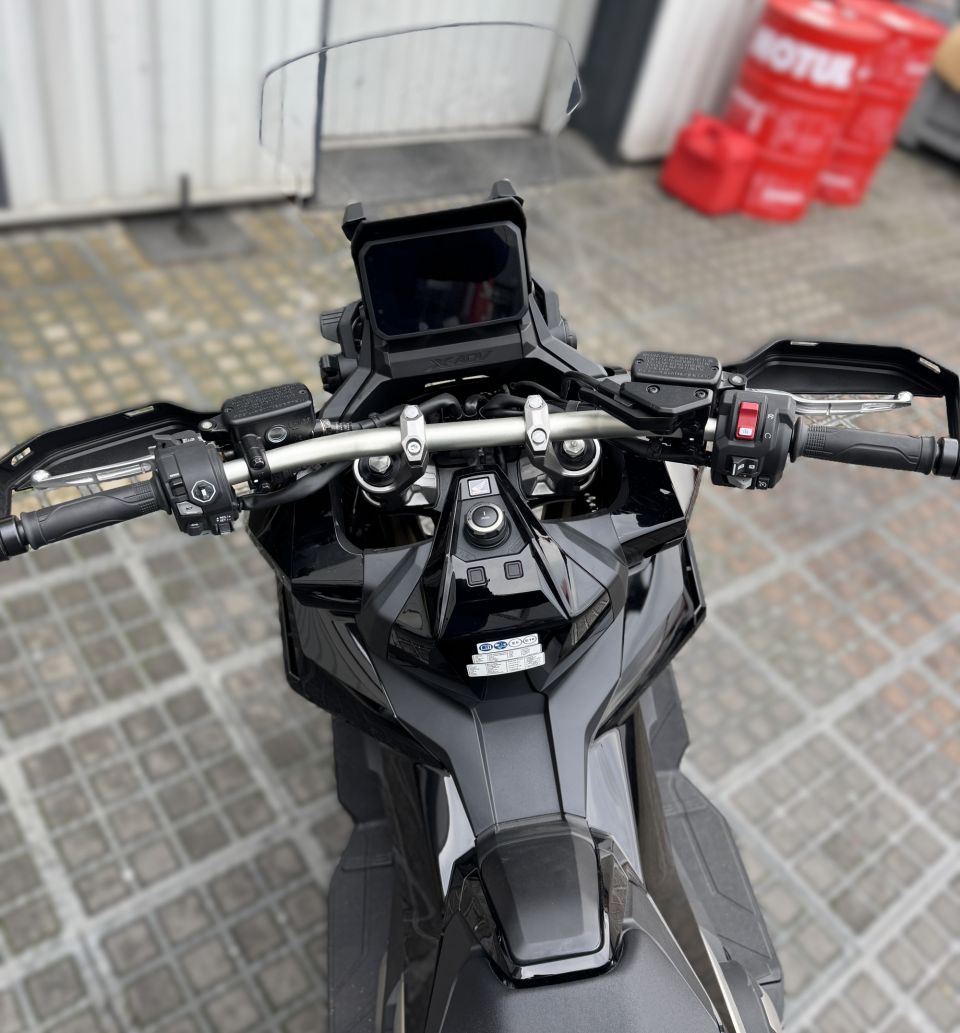 HONDA X-ADV 4
