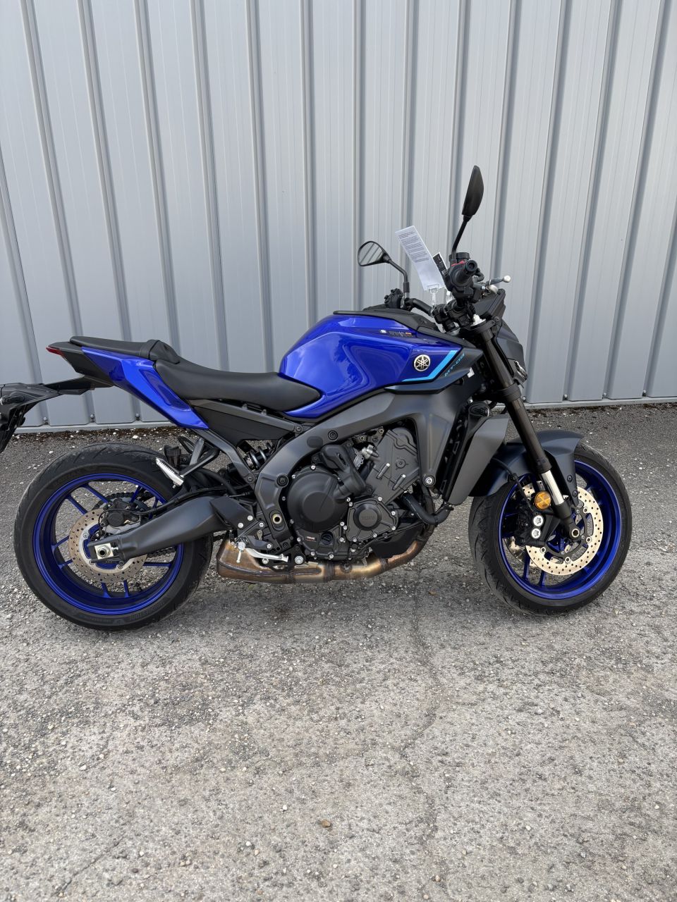 YAMAHA MT-09 4