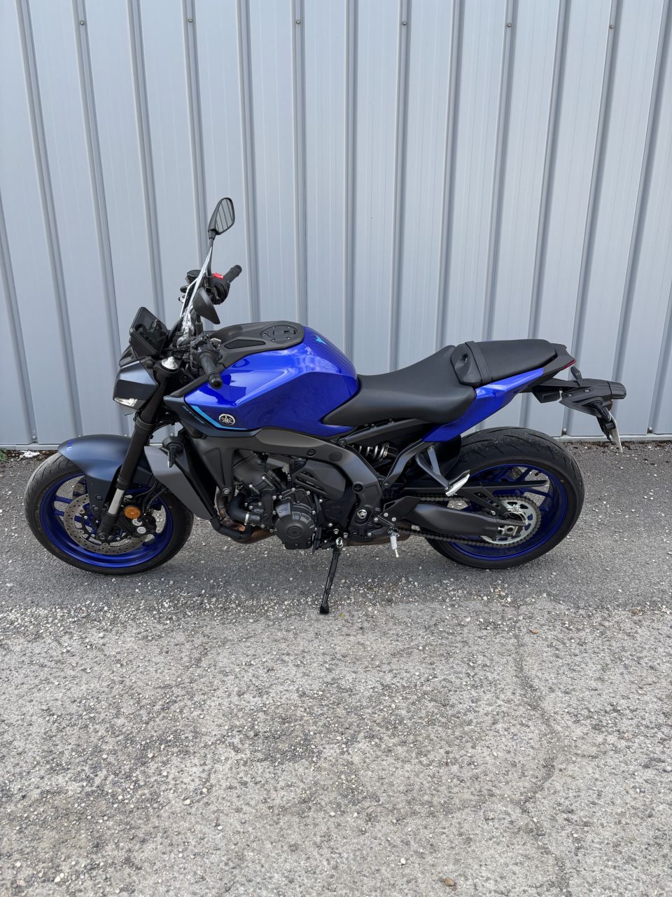 YAMAHA MT-09 4