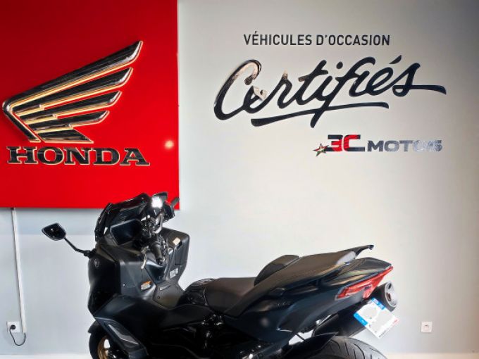 YAMAHA TMAX 560 4