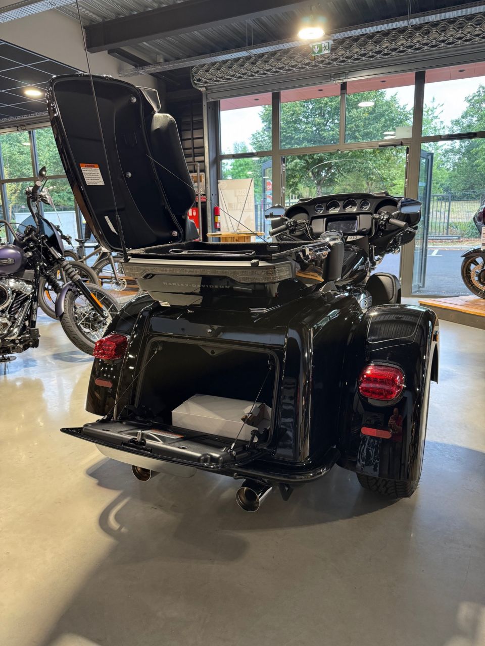 HARLEY-DAVIDSON TRIKE TRI GLIDE 1868 ULTRA 4