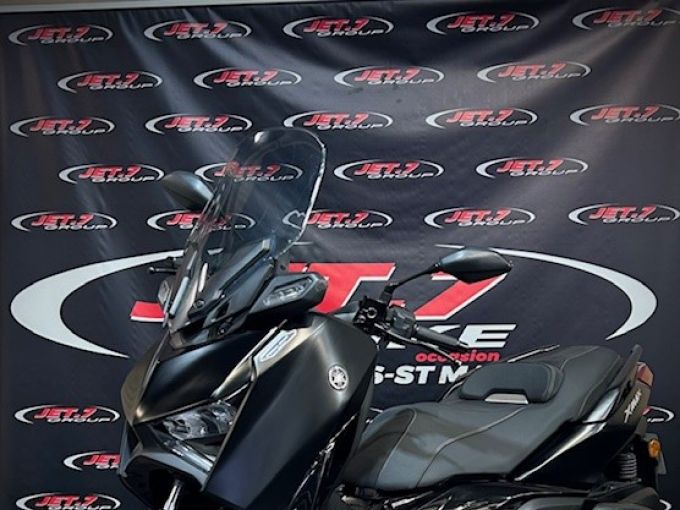 YAMAHA XMAX 300 Tech Max 4