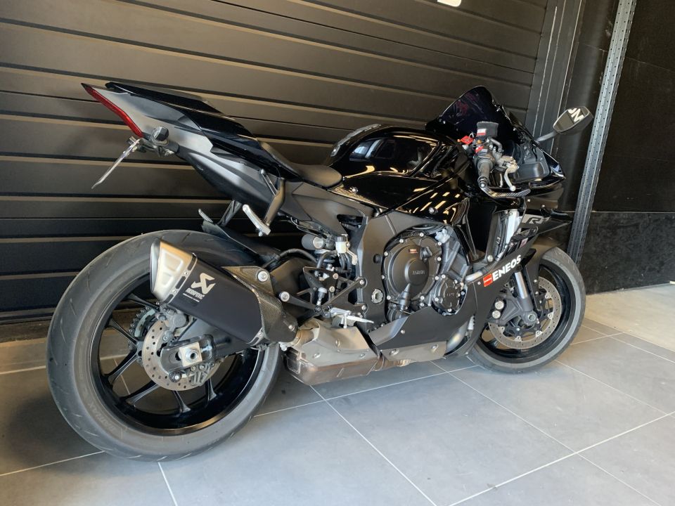 YAMAHA YZF 1000 R1 4