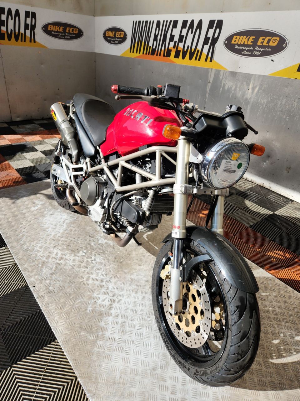 DUCATI 900 MONSTER 4