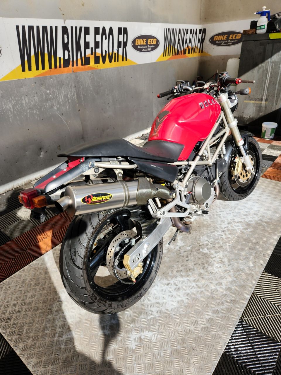 DUCATI 900 MONSTER 4