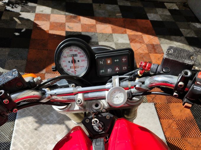 DUCATI 900 MONSTER 4