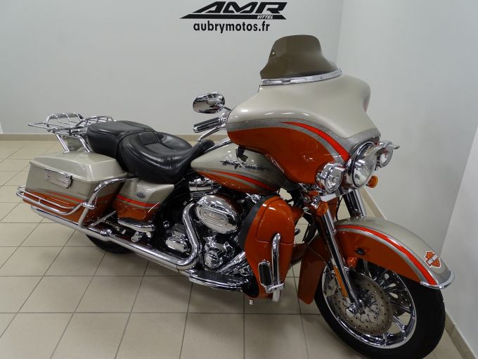HARLEY-DAVIDSON TOURING ELECTRA GLIDE 1800 ULTRA CLASSIC CVO 105th ANNIVERSAIRE 4