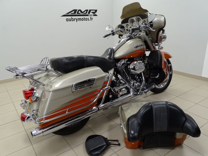 HARLEY-DAVIDSON TOURING ELECTRA GLIDE 1800 ULTRA CLASSIC CVO 105th ANNIVERSAIRE 4