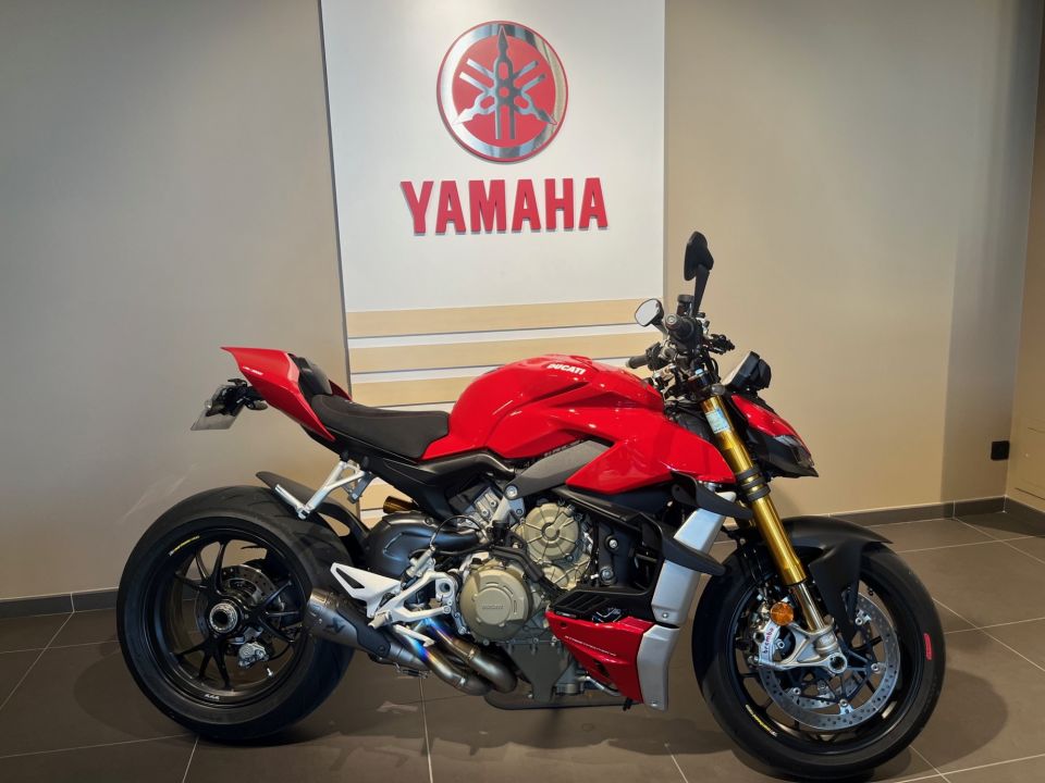 DUCATI STREETFIGHTER V4S 4