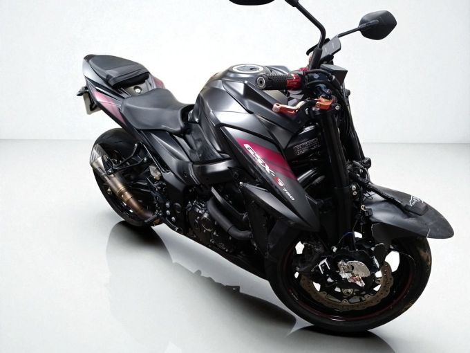 SUZUKI GSX 750 4