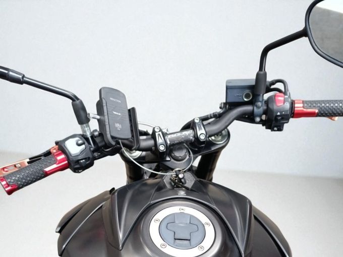 SUZUKI GSX 750 4