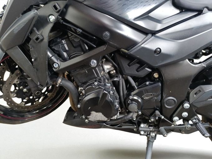 SUZUKI GSX 750 4