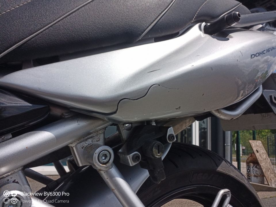 SUZUKI GSF 600 S BANDIT 4