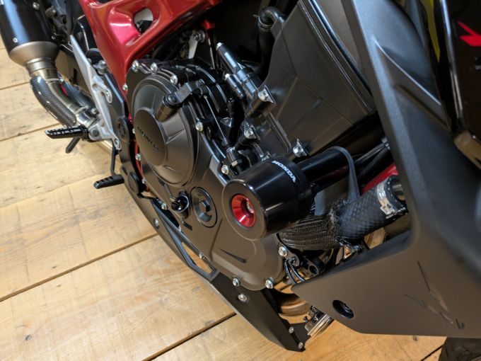 HONDA CB 750 HORNET 4