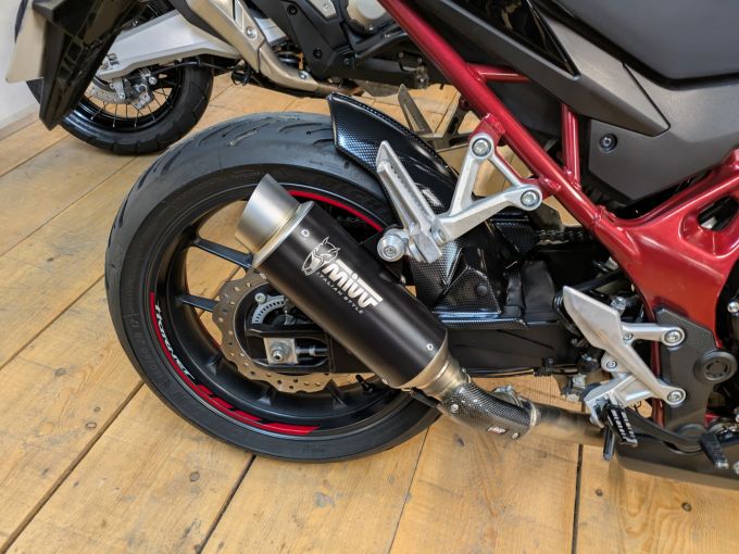 HONDA CB 750 HORNET 4