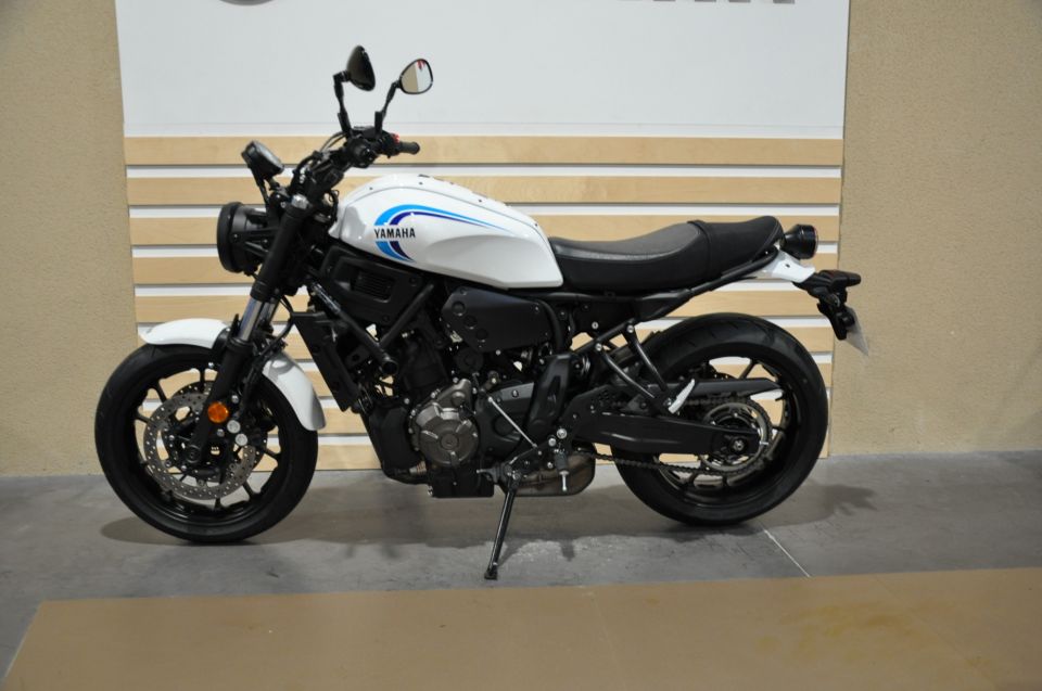 YAMAHA XSR 700 4