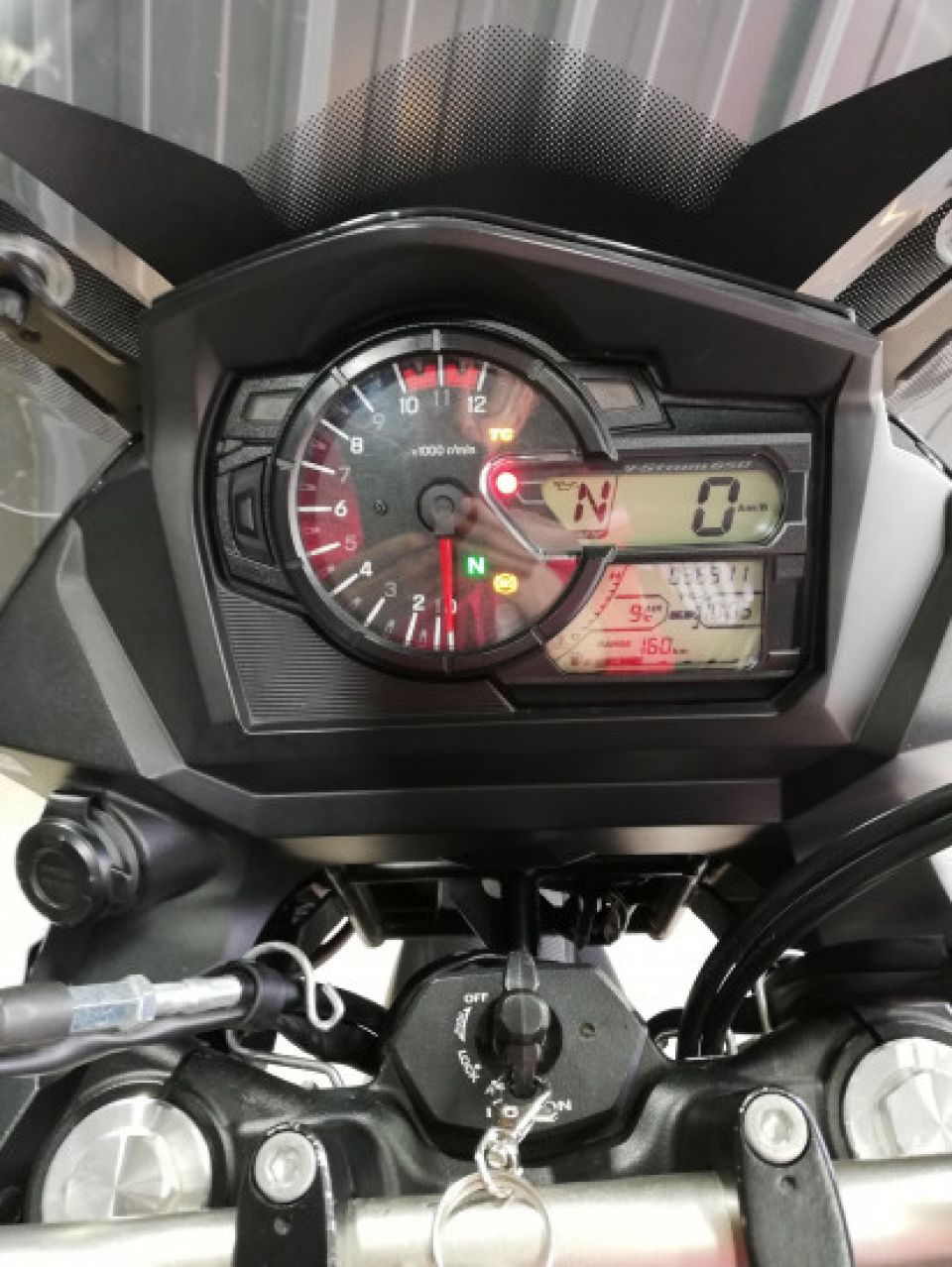 SUZUKI DL 650 XT 4