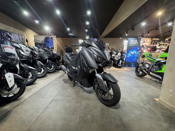 YAMAHA X-MAX 125 4