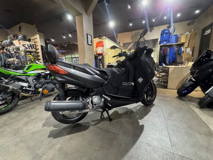 YAMAHA X-MAX 125 4