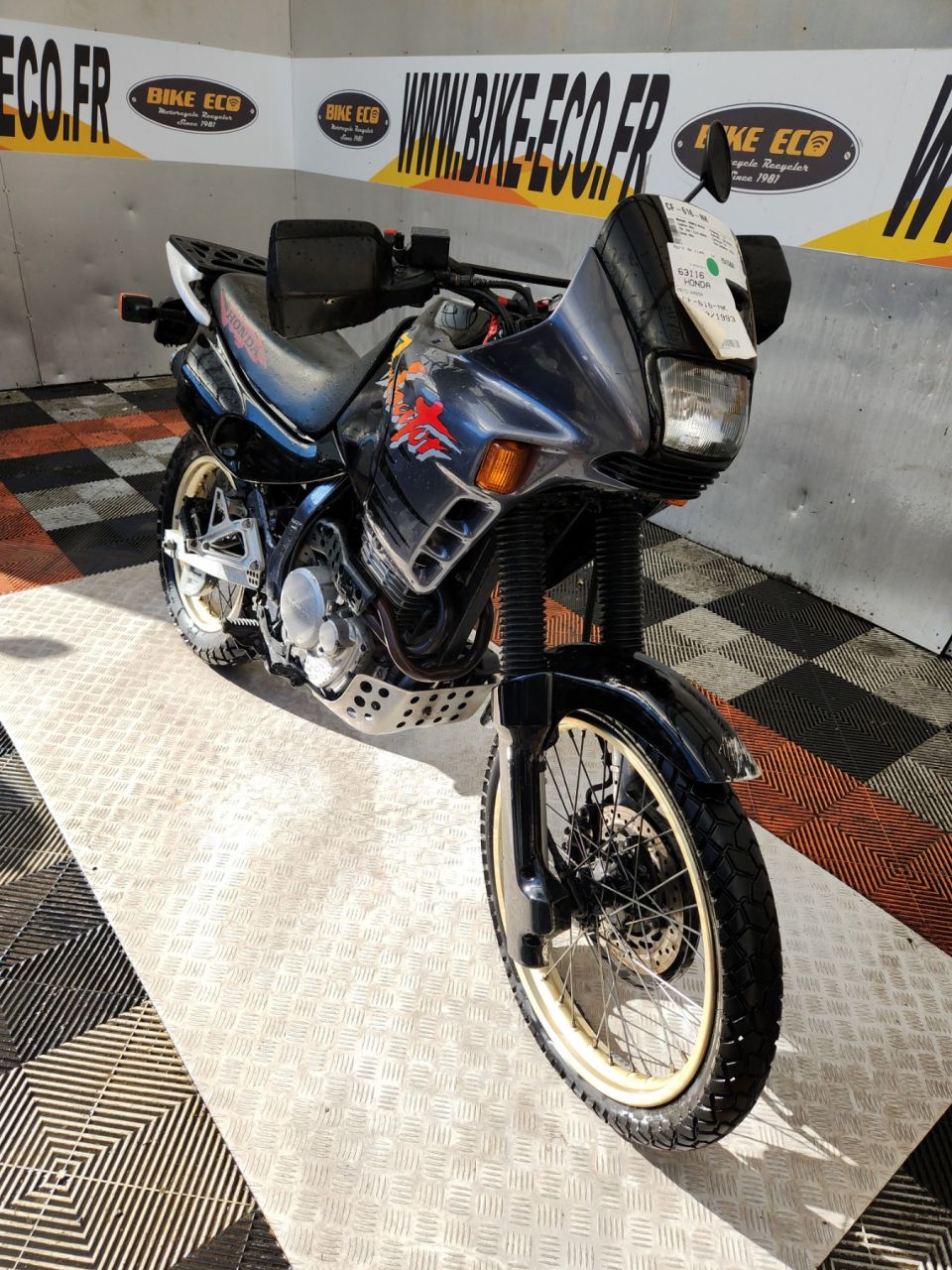 HONDA NX 650 DOMINATOR  4