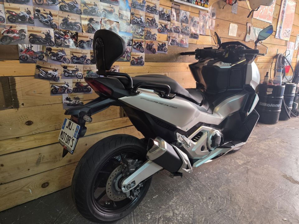 HONDA NSS FORZA 750 4